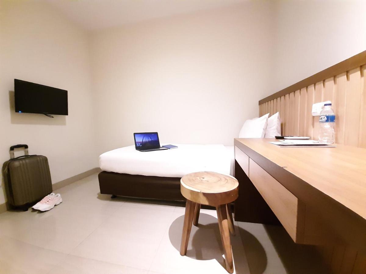 Hotel Pantes Kota Lama Semarang Exterior foto