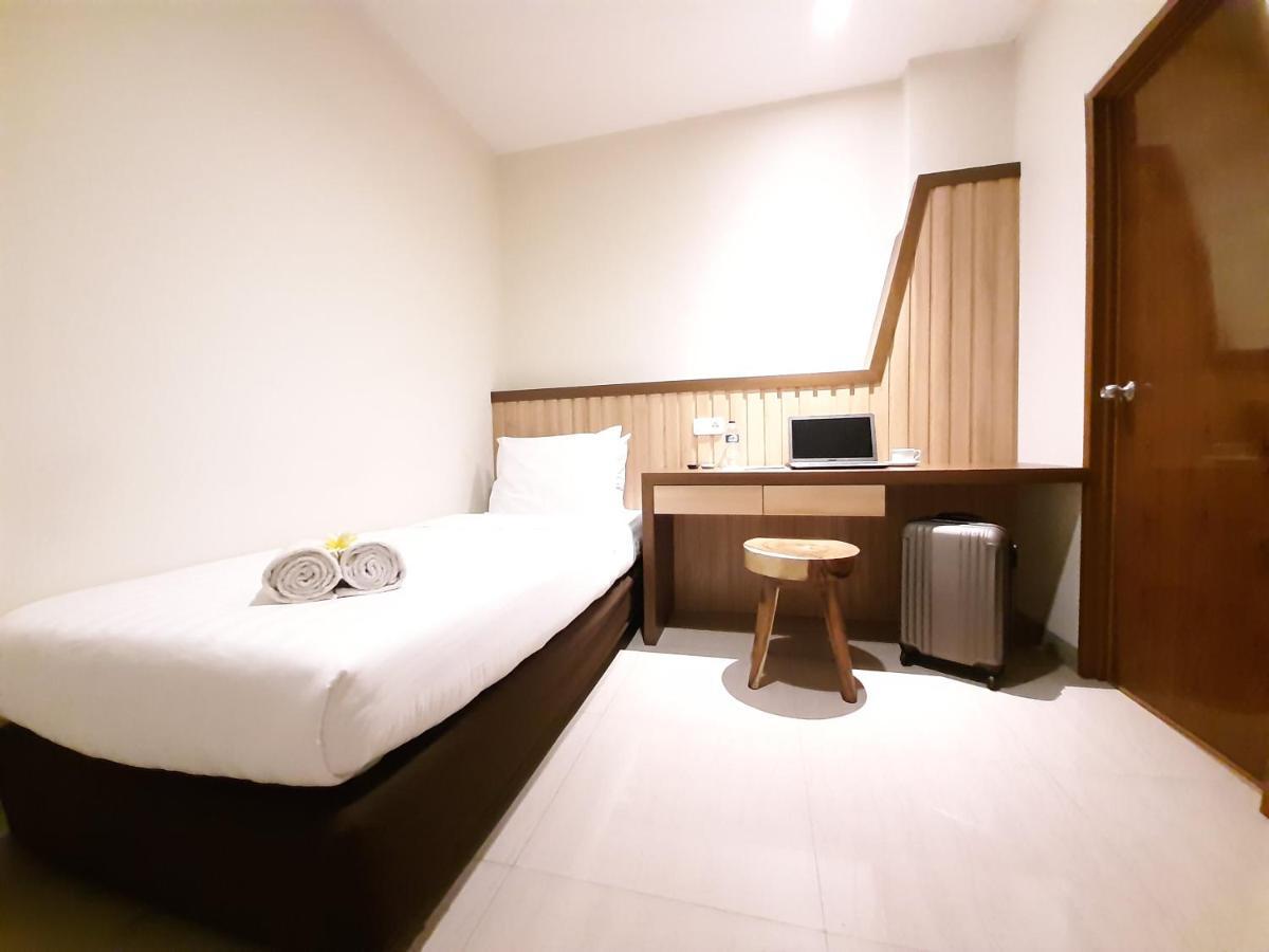 Hotel Pantes Kota Lama Semarang Exterior foto
