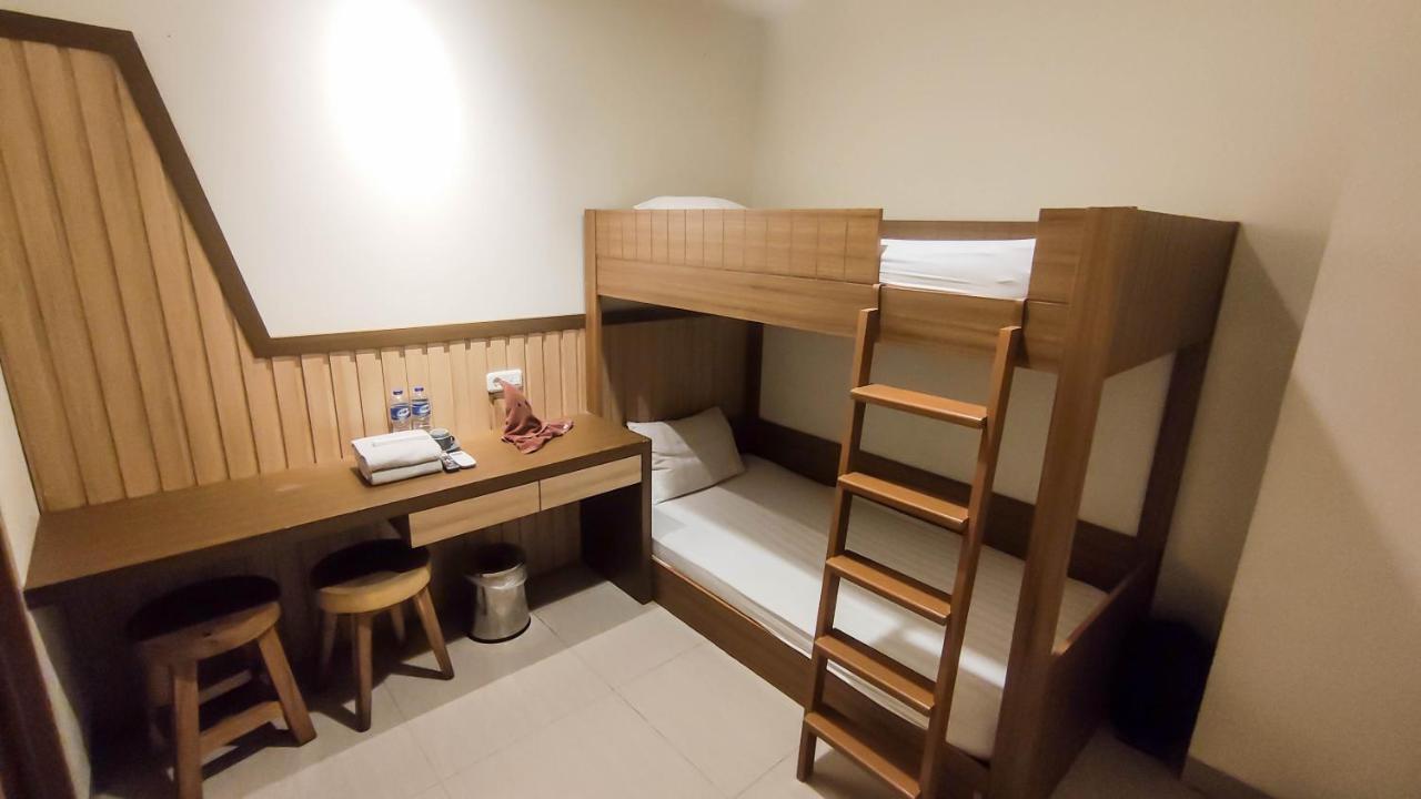 Hotel Pantes Kota Lama Semarang Exterior foto
